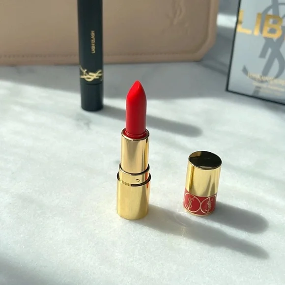 YSL Nude Pouch with Lipsticks and mascara - Picture 5 of 9